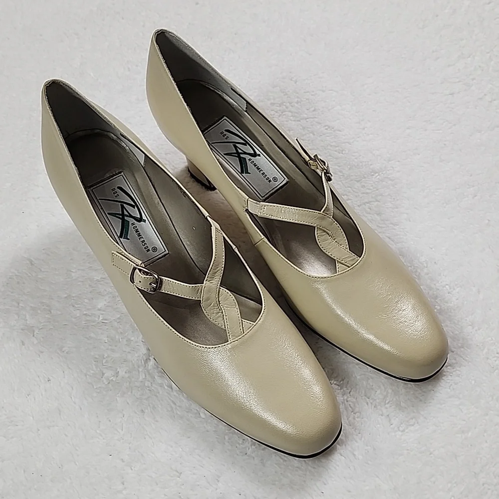 Ros Hommerson Ivory Beige Pumps New In Box